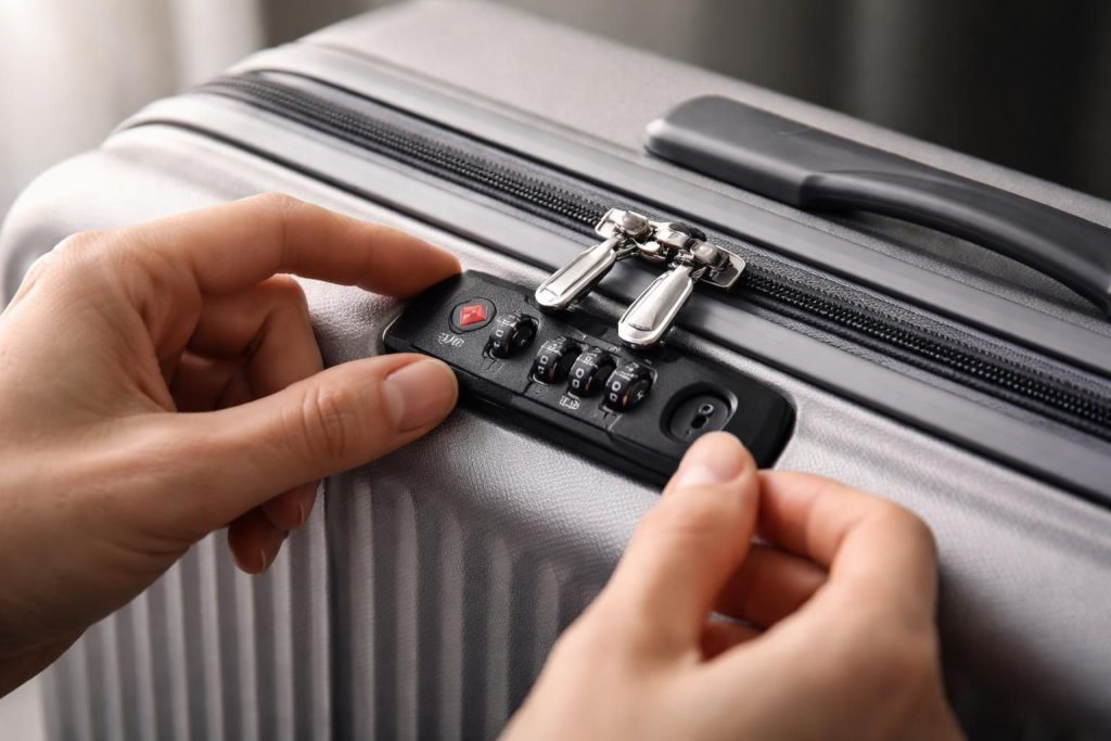 découvrez comment ouvrir facilement une valise samsonite tsa007 perdant le code, avec des conseils pratiques et sécurisés pour accéder à vos affaires sans endommager la serrure.